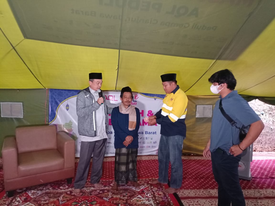 Kunjungi Penyintas Gempa Cianjur, UBN Resmikan Masjid Darurat AQL Peduli
