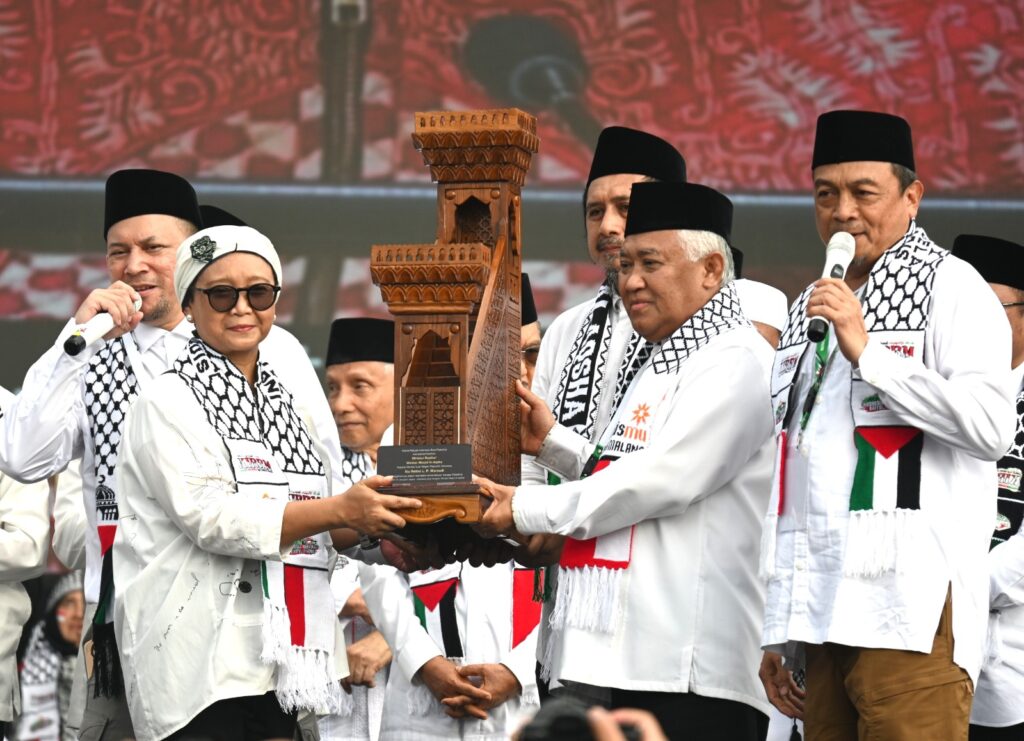 Retno Marsudi terima penghargaan