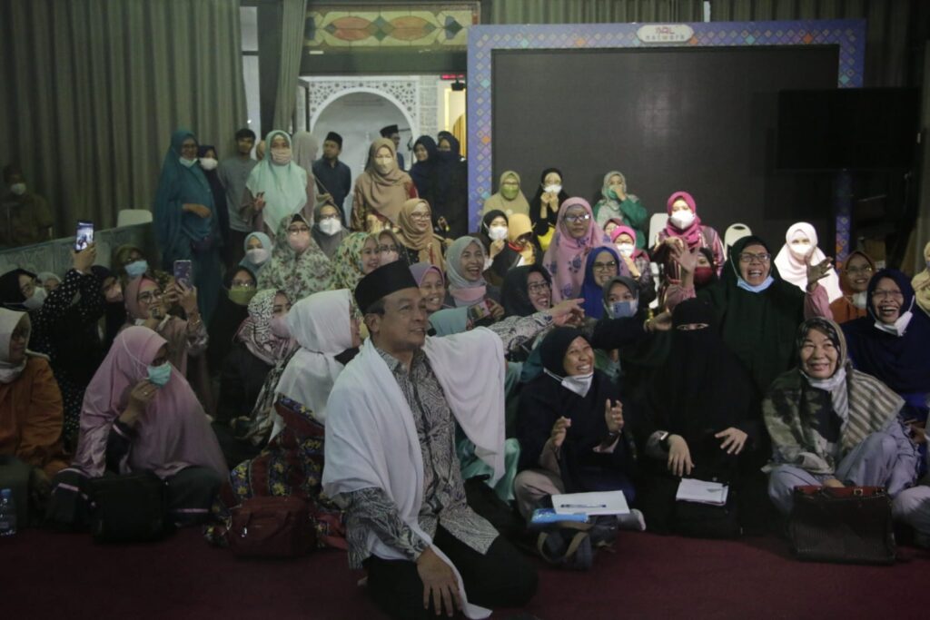 De Lontong Halal Bi Halal Bareng UBN